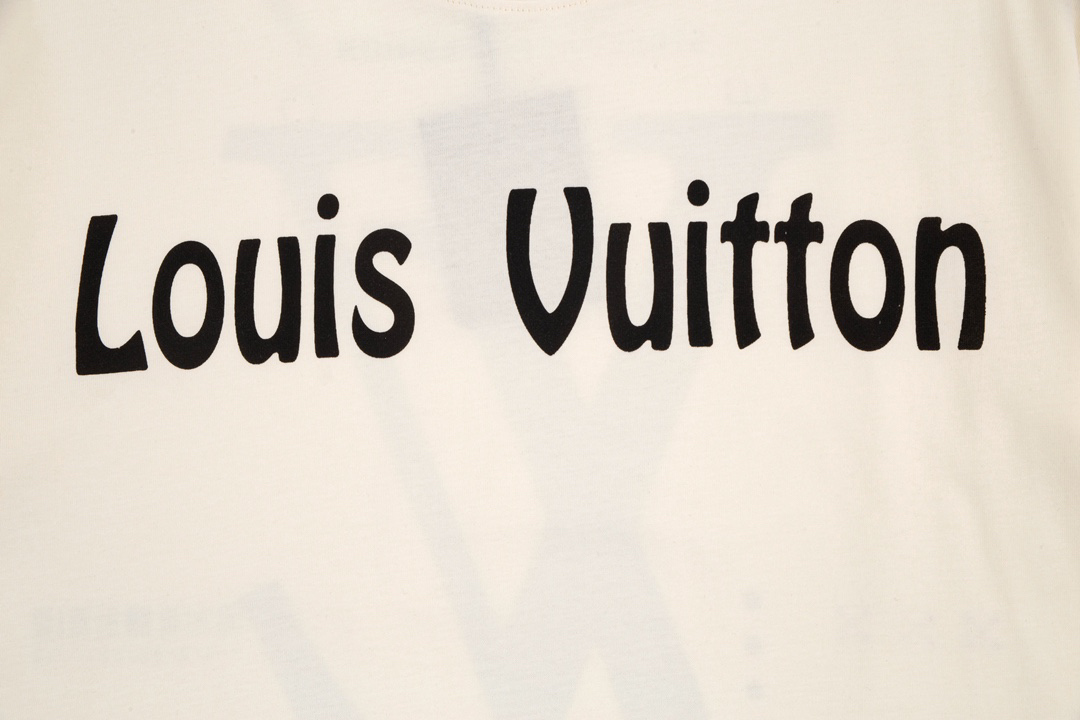 LV clothing-134