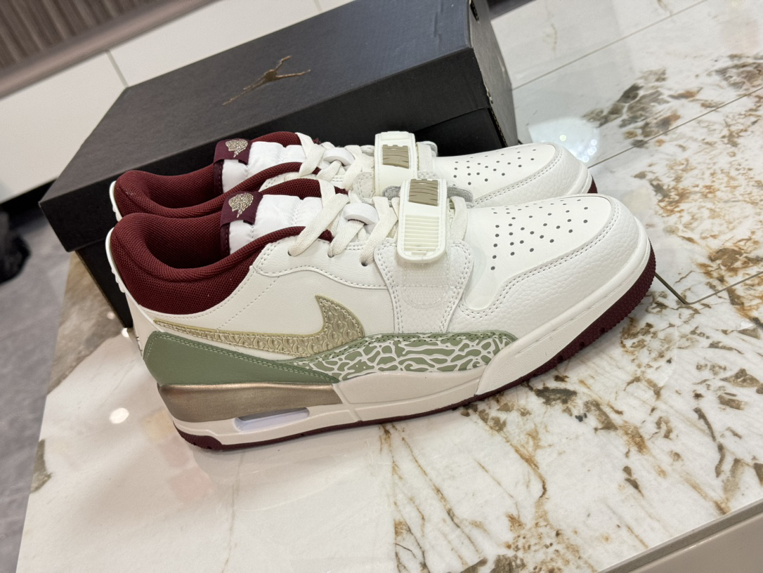 Nike Sneakers-255