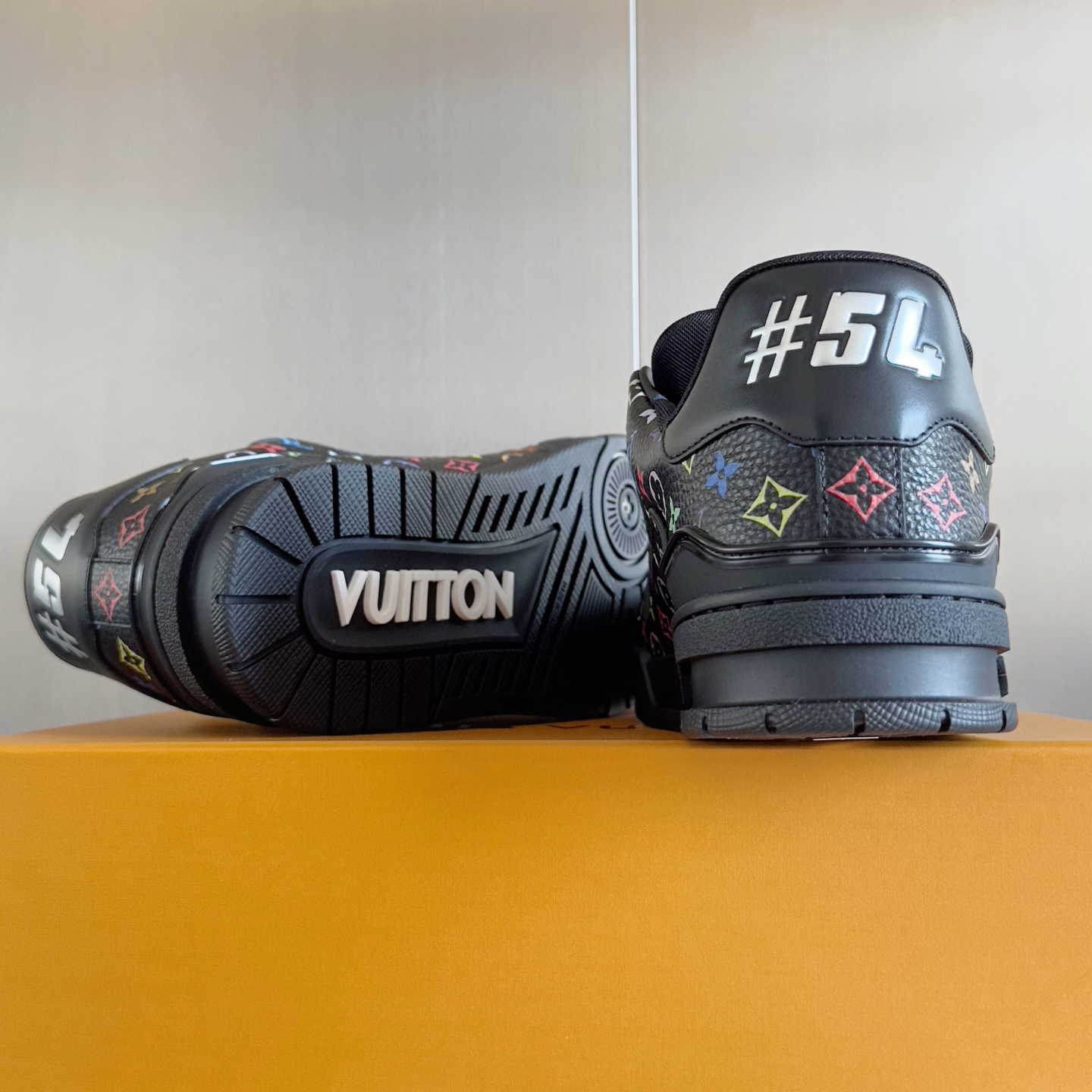 Lv Sneakers-122