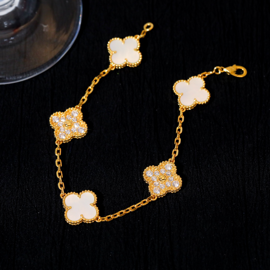 Van Cleef & Arpels Bracelet-69