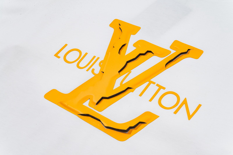 LV clothing-48