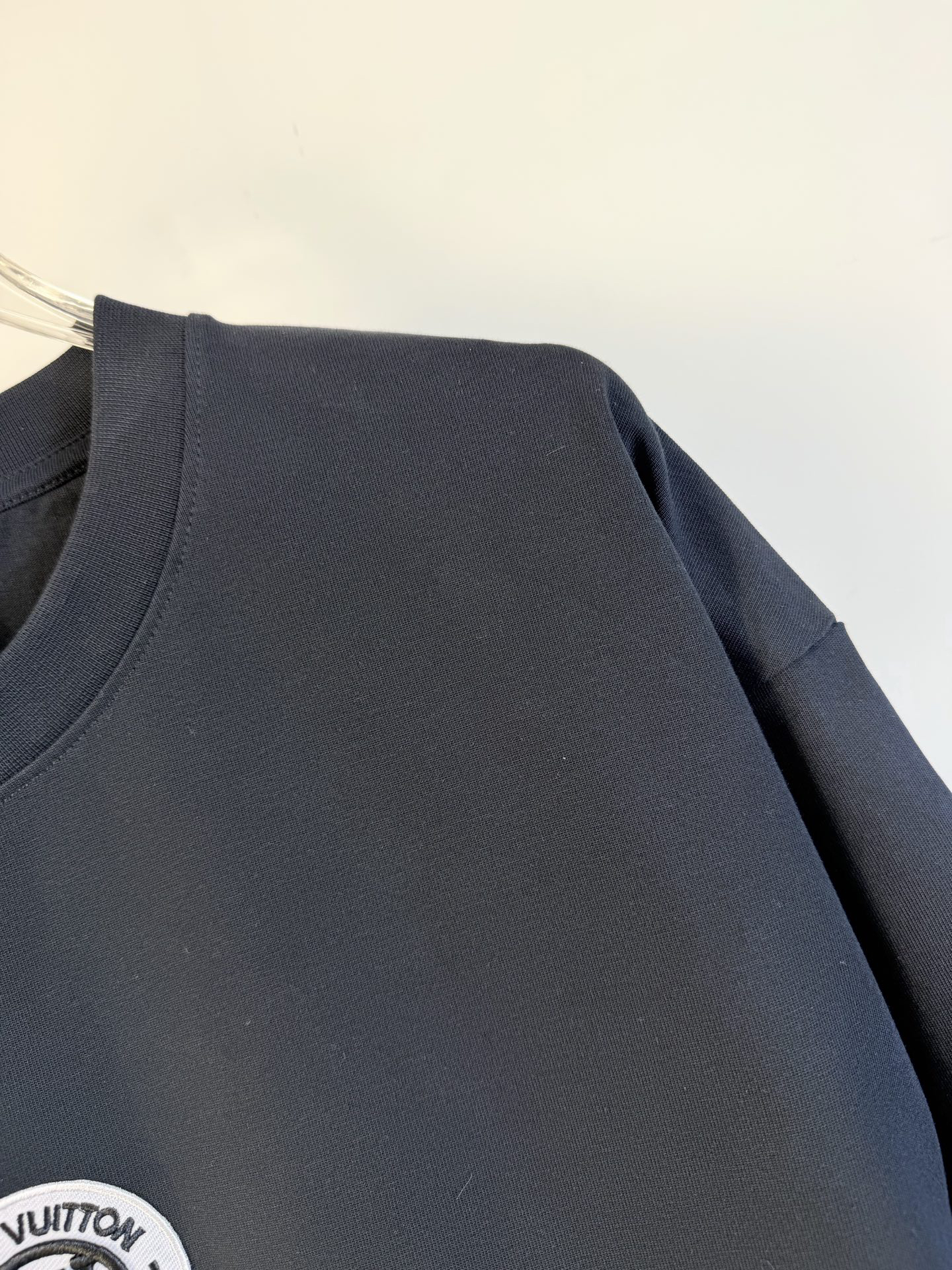 LV clothing-117