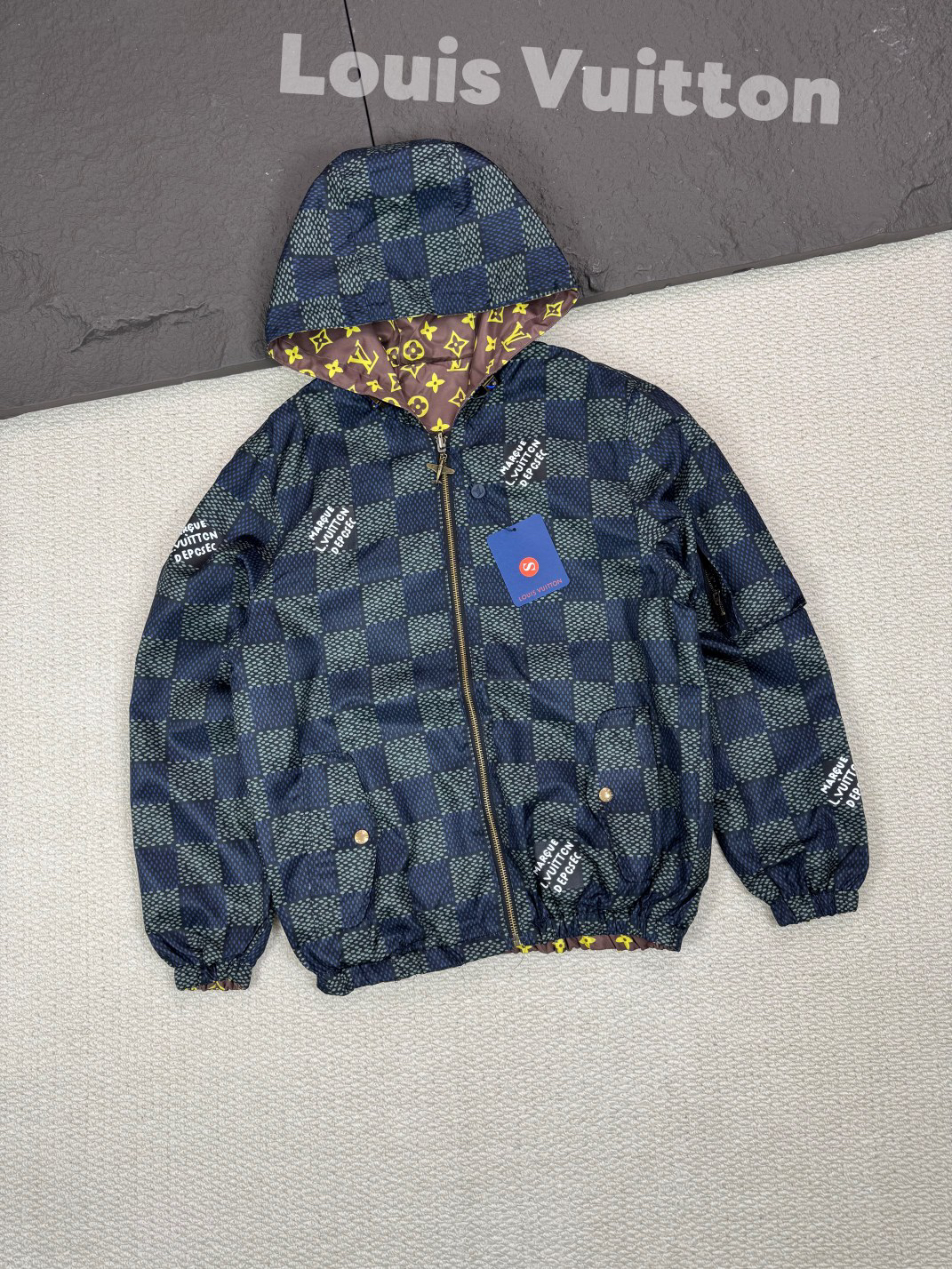 LV Clothing-340