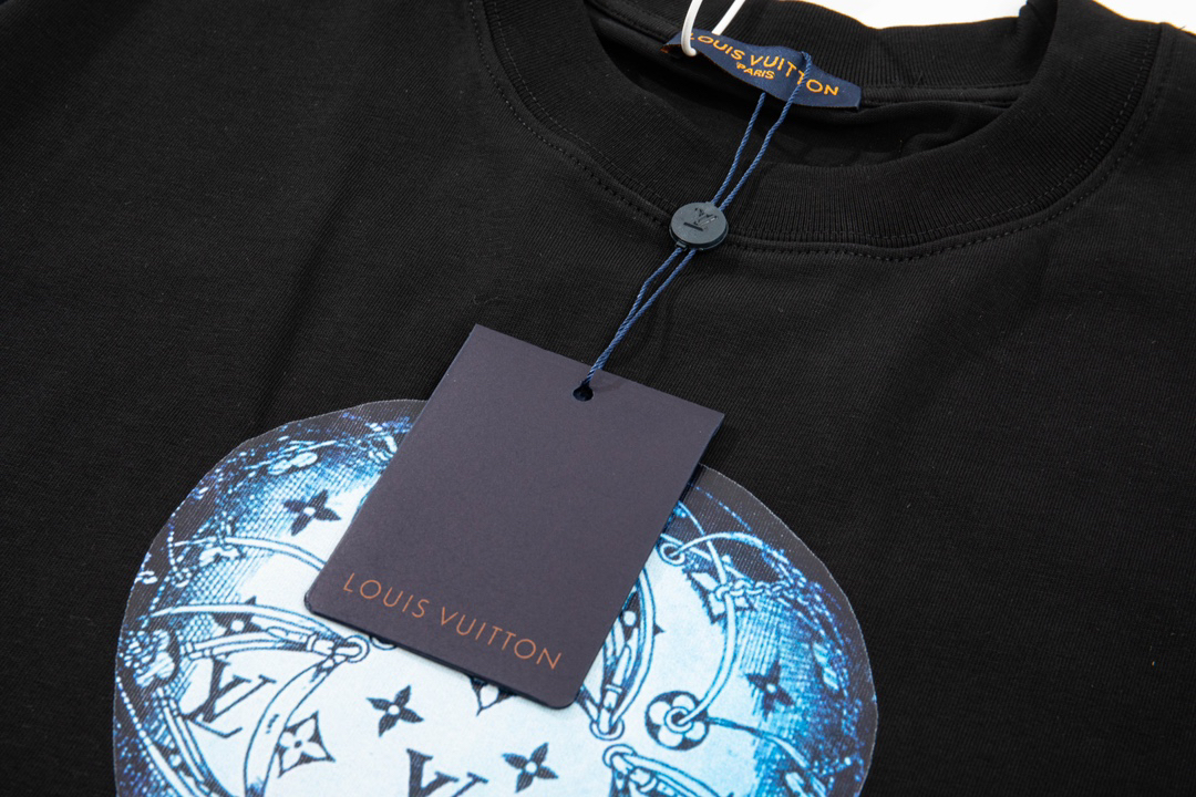 LV clothing-259