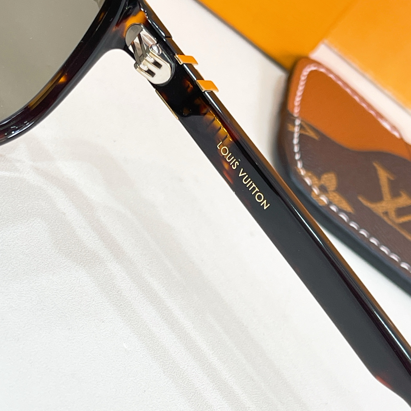LV glasses-42