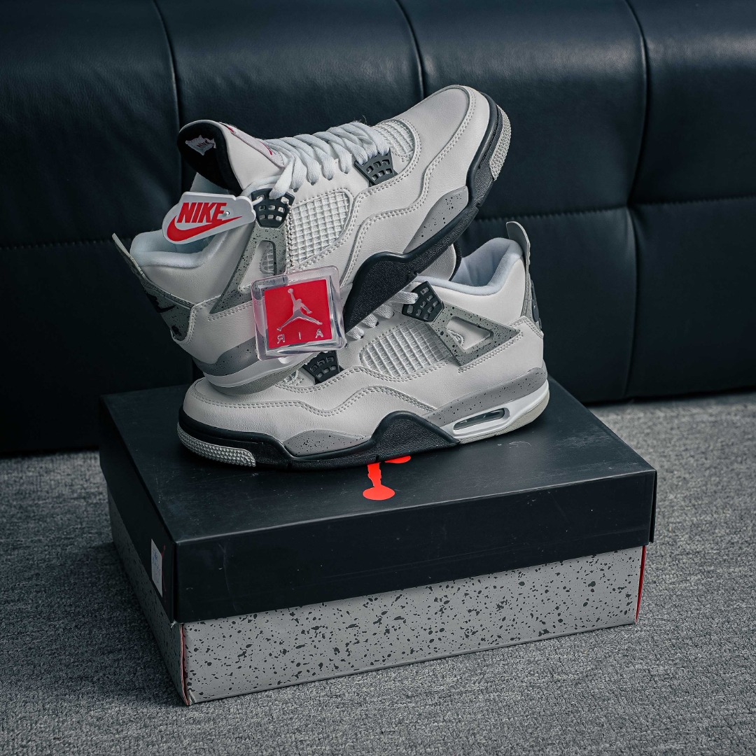 Nike Sneakers-320