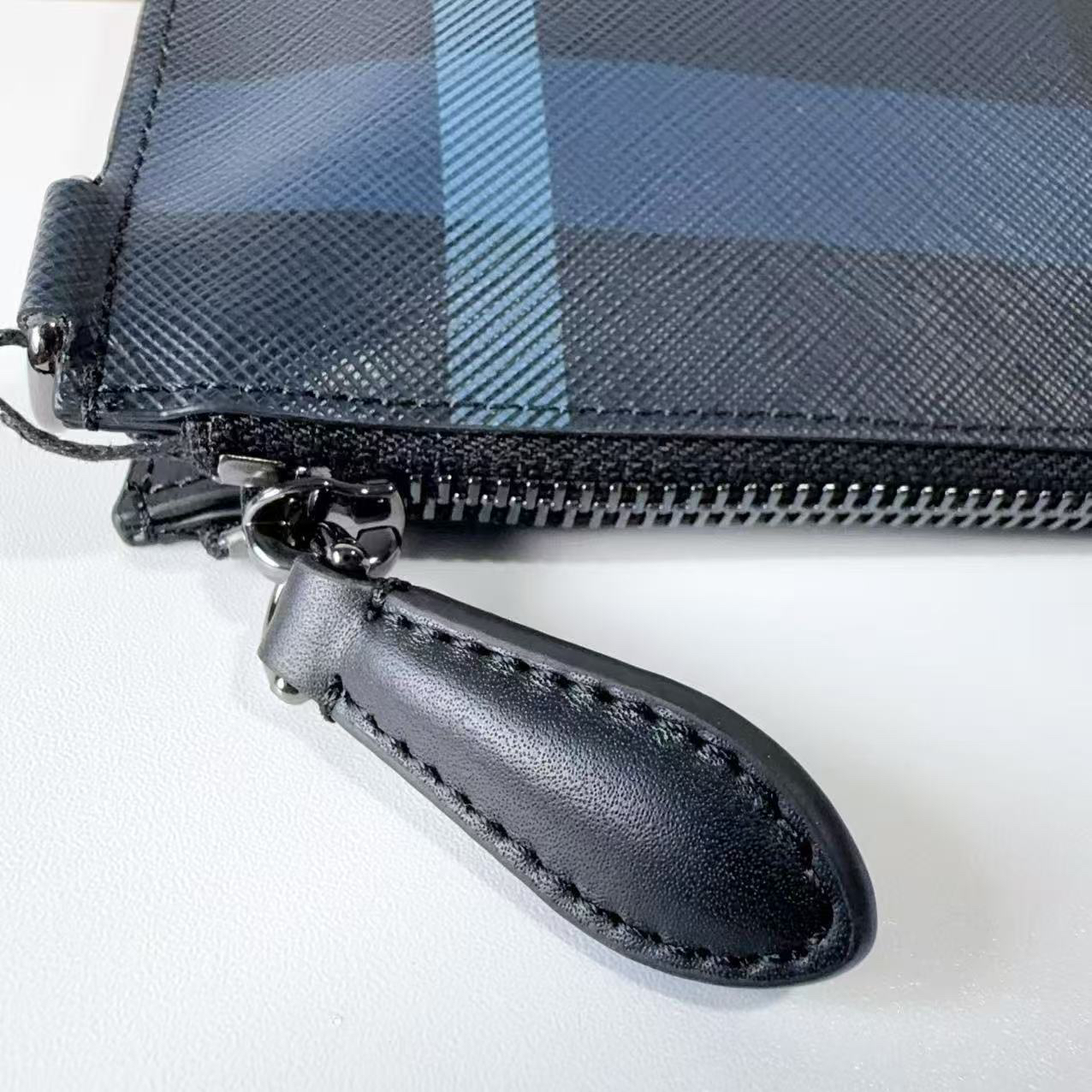 Burberry bag-86