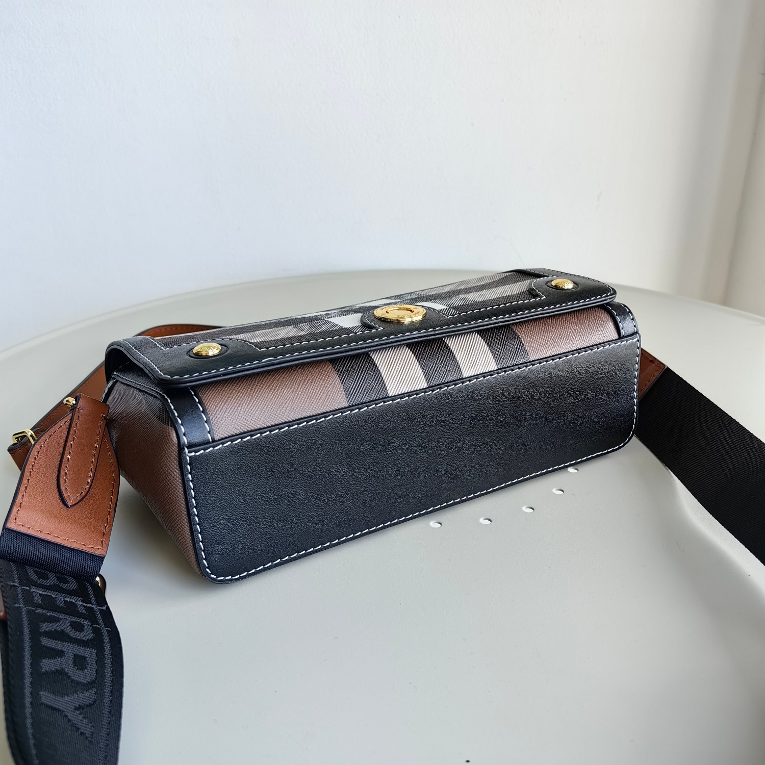 Burberry bag-106