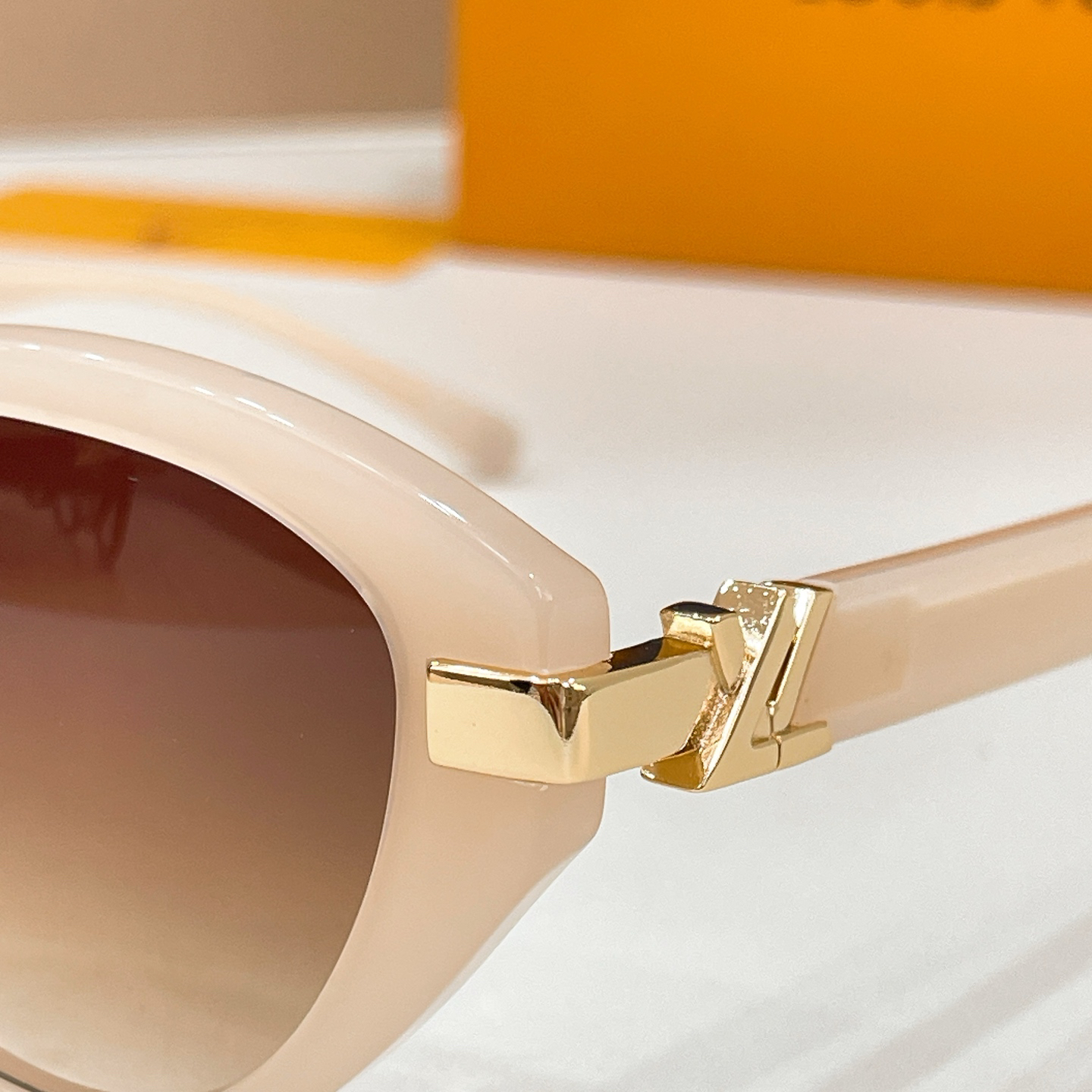 LV glasses-74