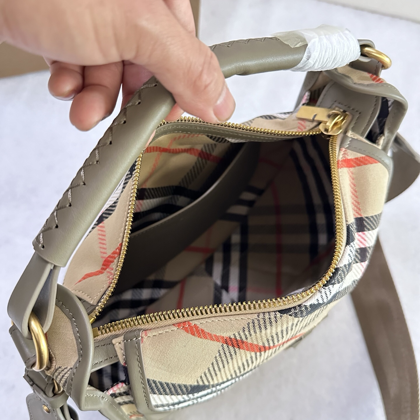Burberry bag-136