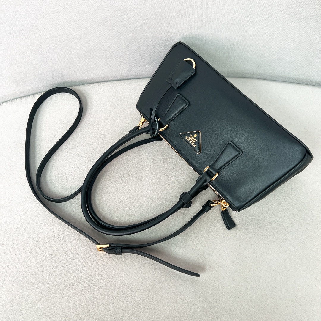 Prada bag-5