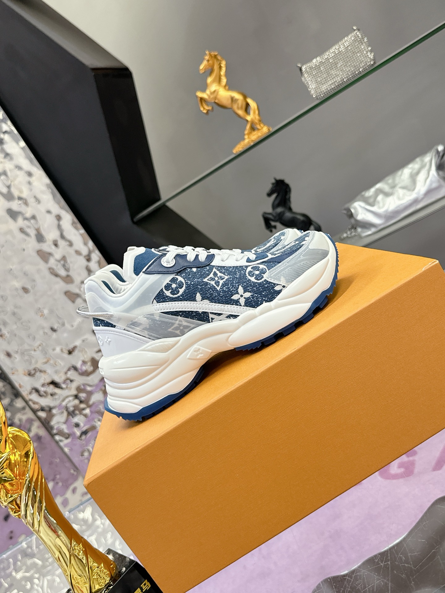 Lv Sneakers-205