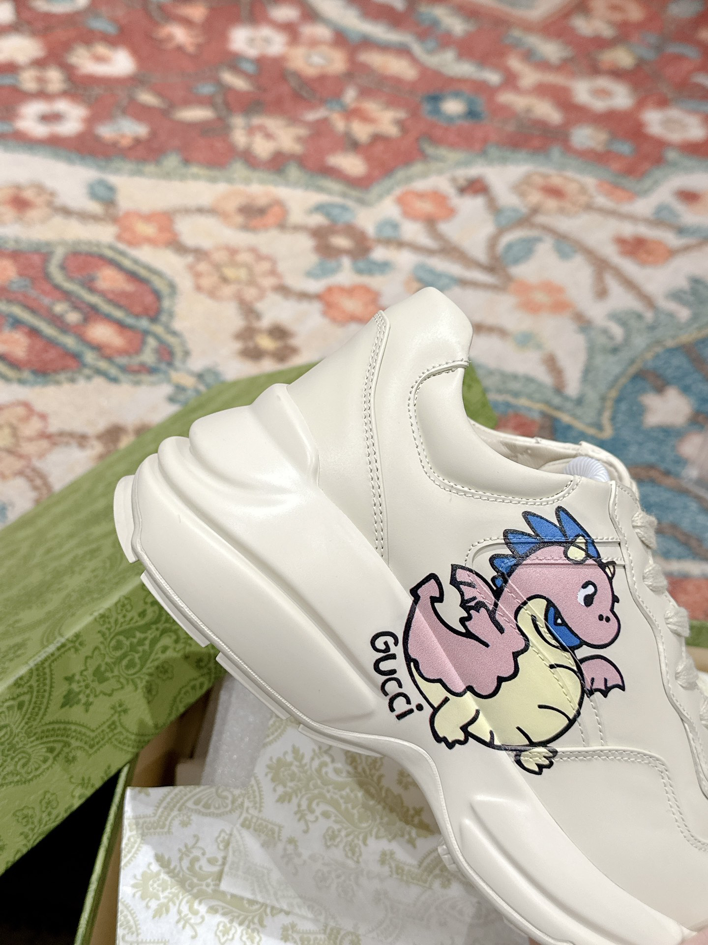 Gucci Sneakers-244