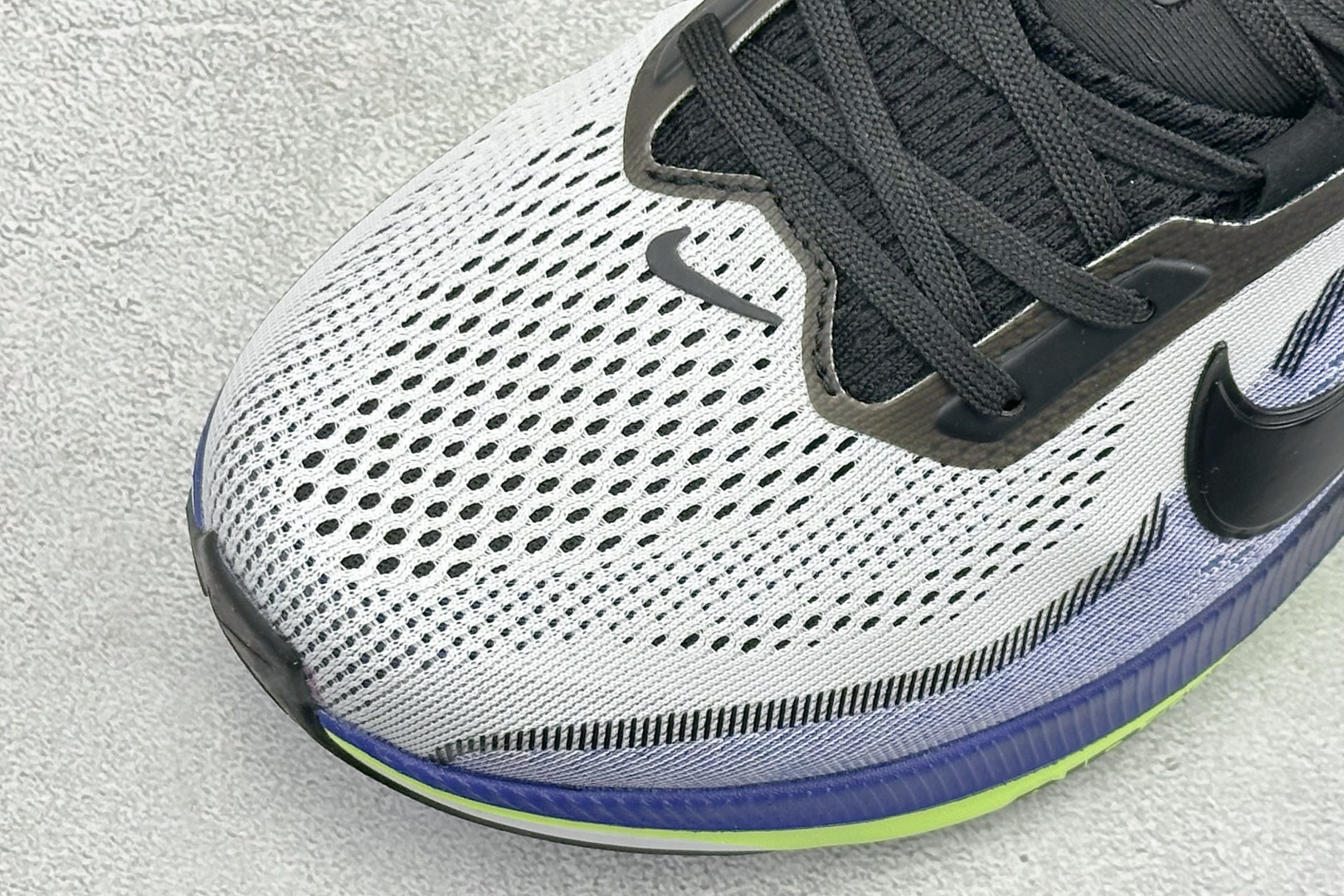 Nike Sneakers-312