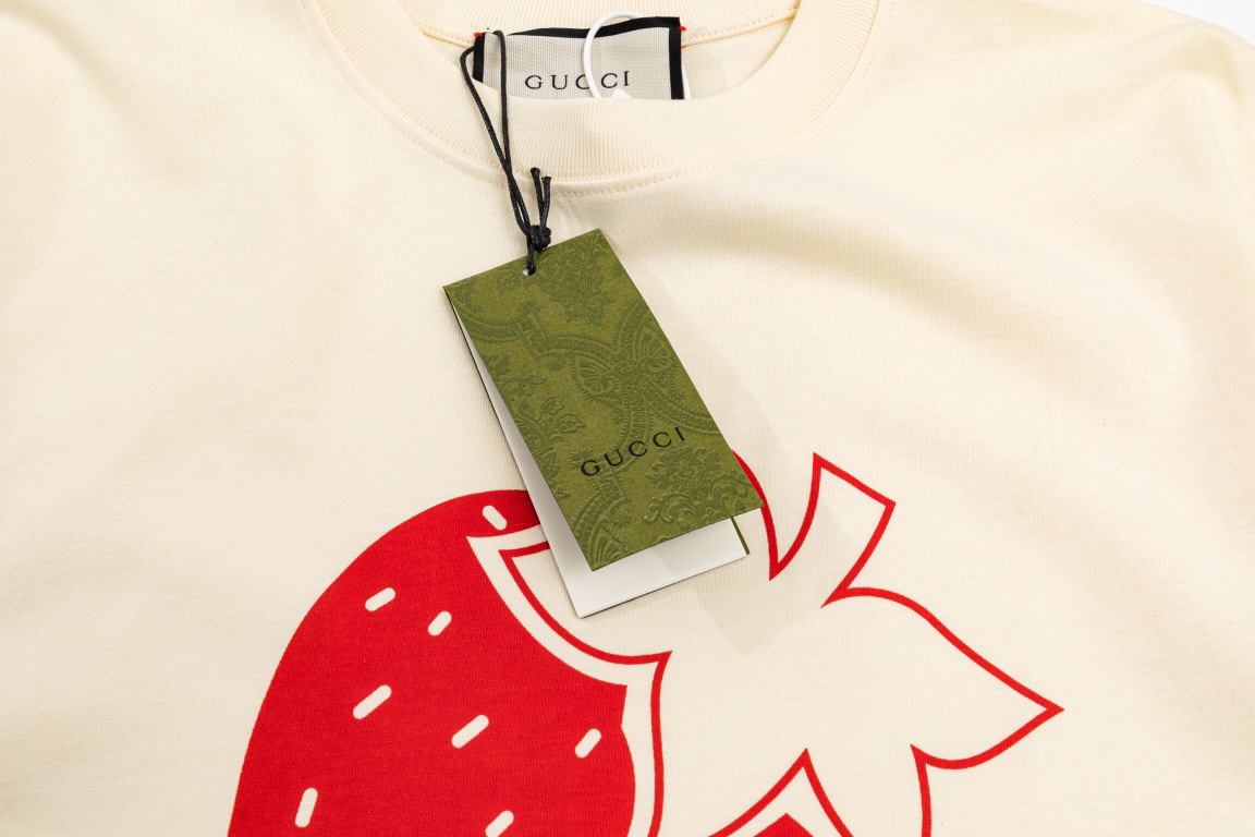 Gucci clothing-57