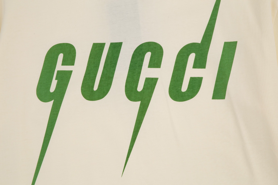 Gucci clothing-54