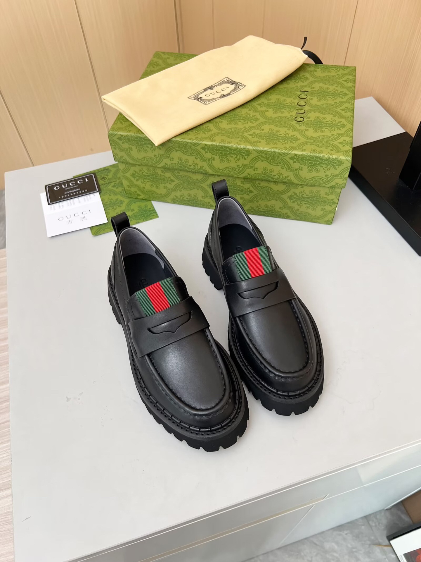 Gucci women's leather shoes-16