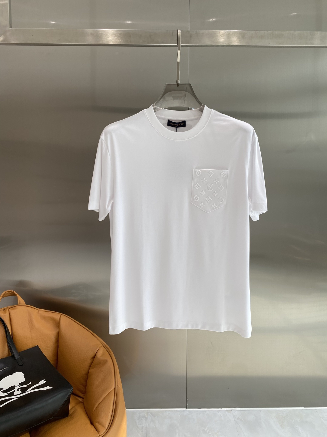 LV clothing-30