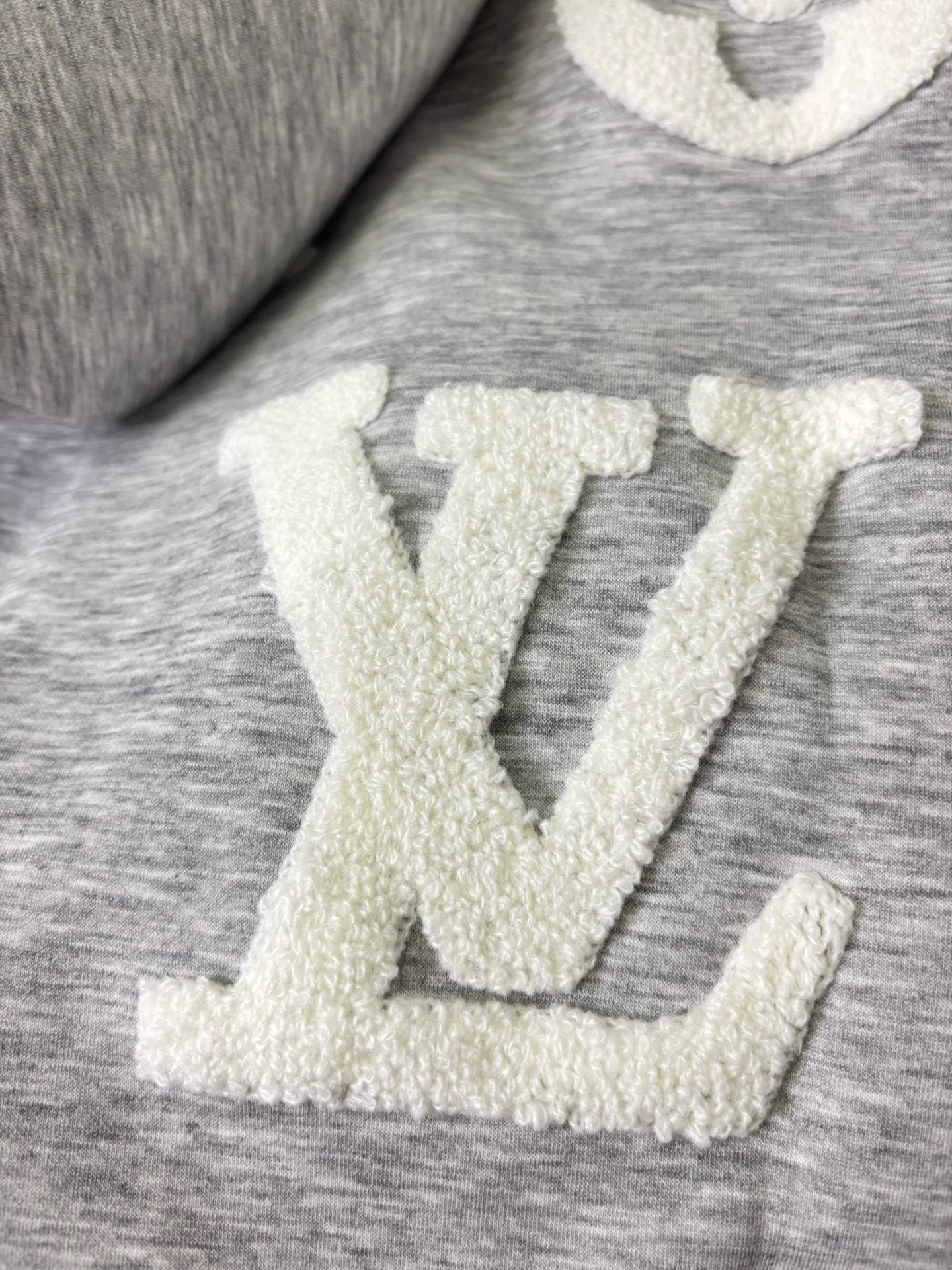 LV Clothing-302