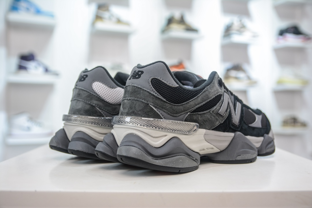 New Balance Sneakers-24