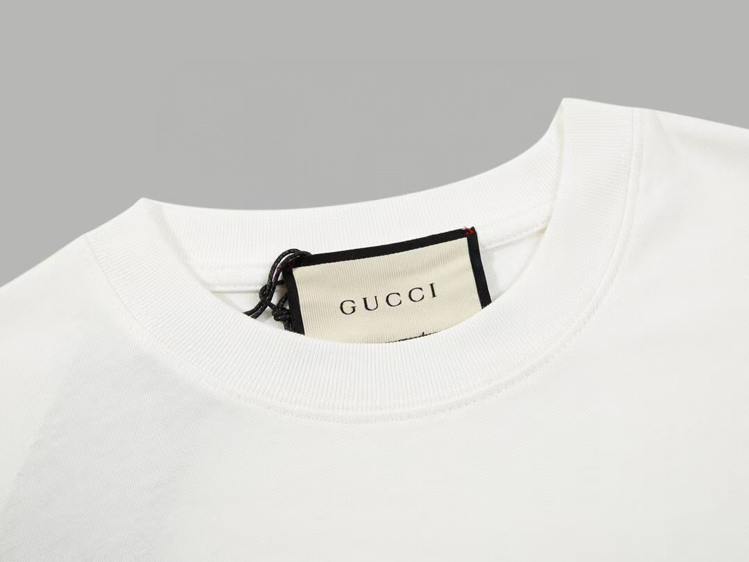 Gucci clothing-246