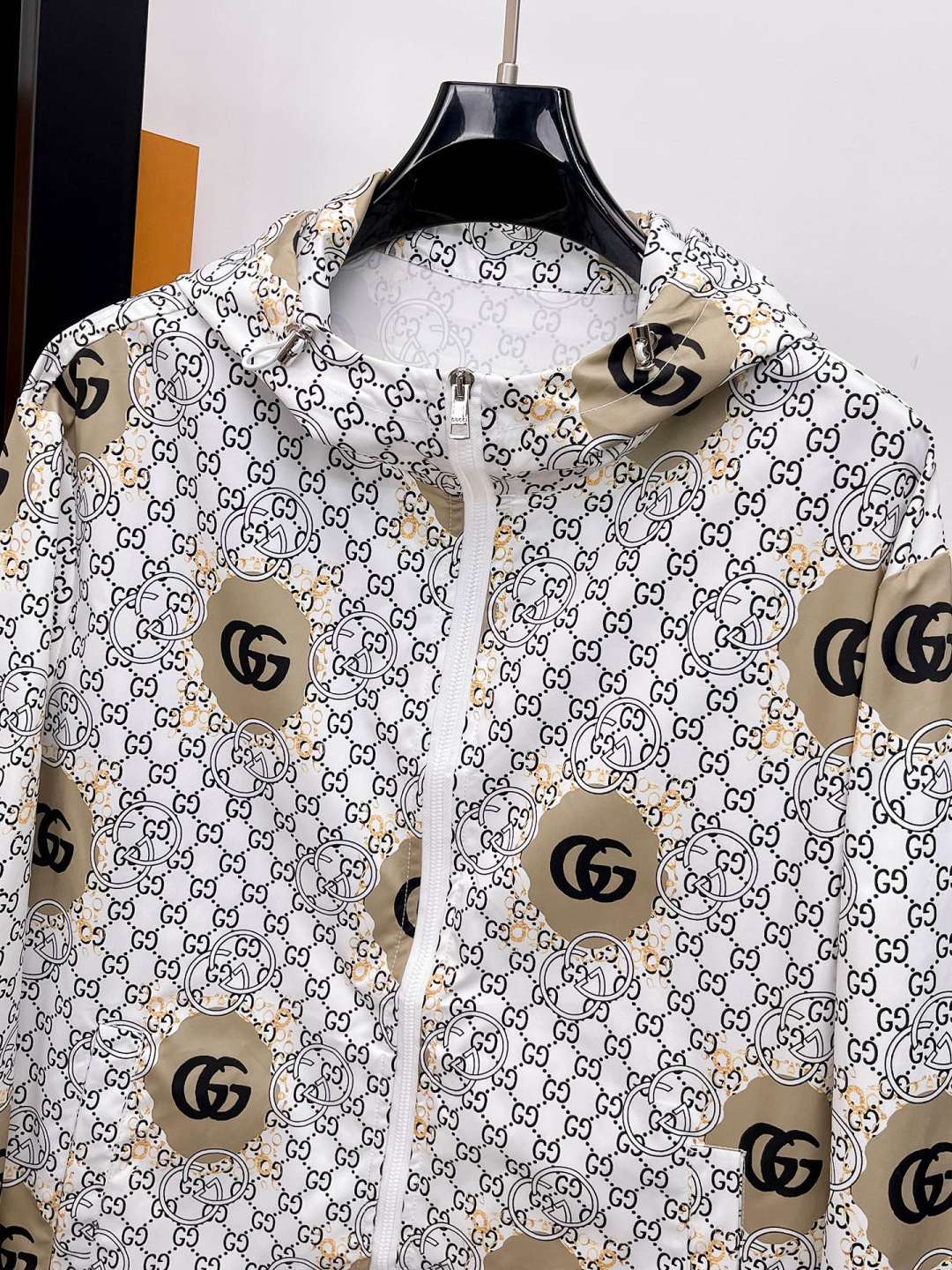 Gucci Clothing-356