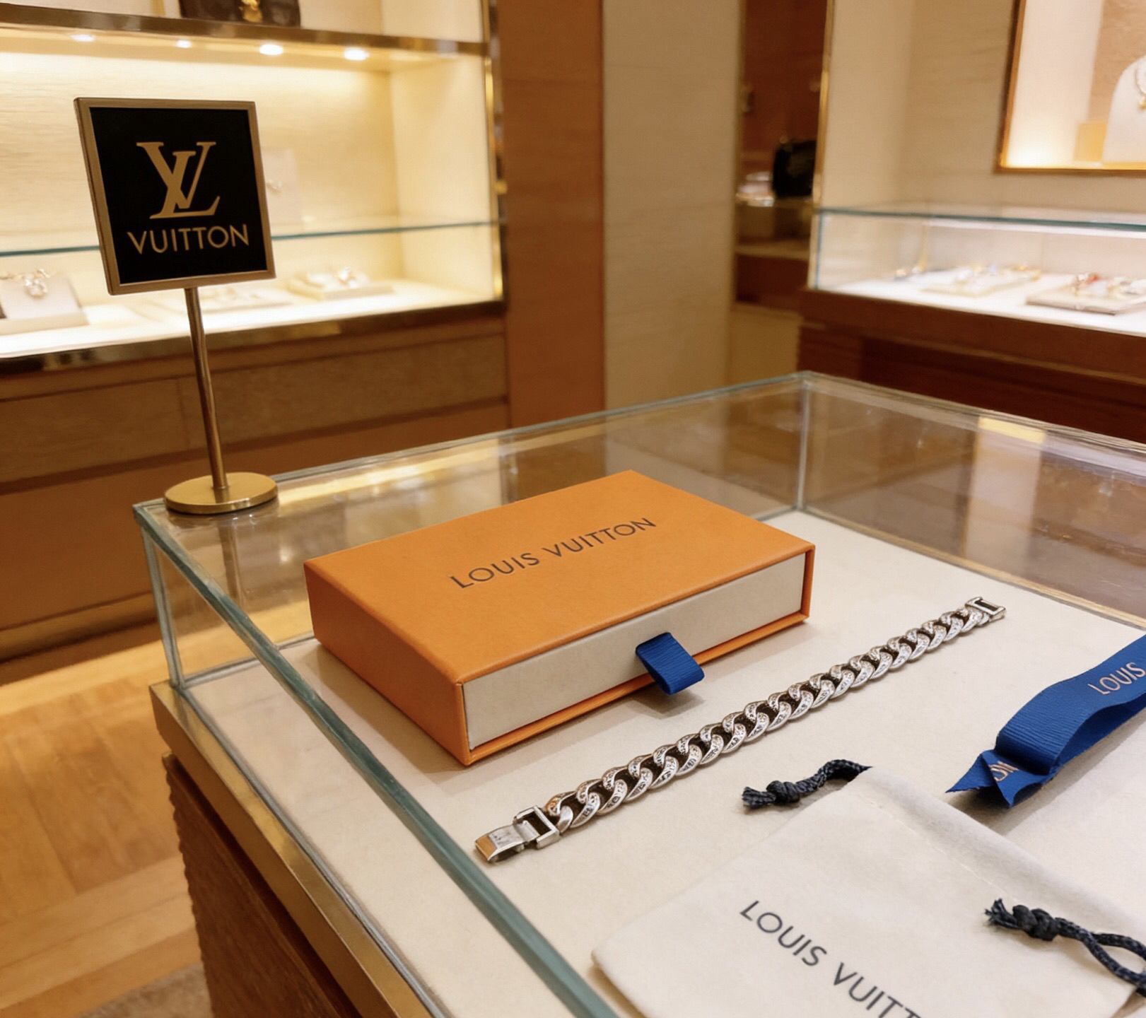LV Bracelet-48