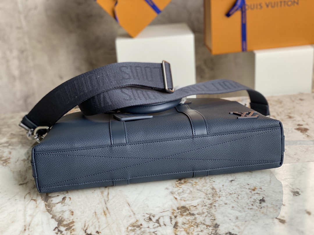 Louis Vuitton M21440 TAKEOFF BRIEFCASE LV Aerogram Cowhide Leather Navy Blue