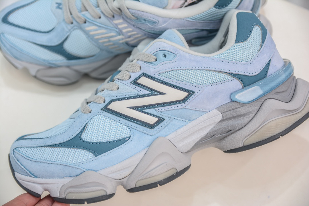 New Balance Sneakers-23