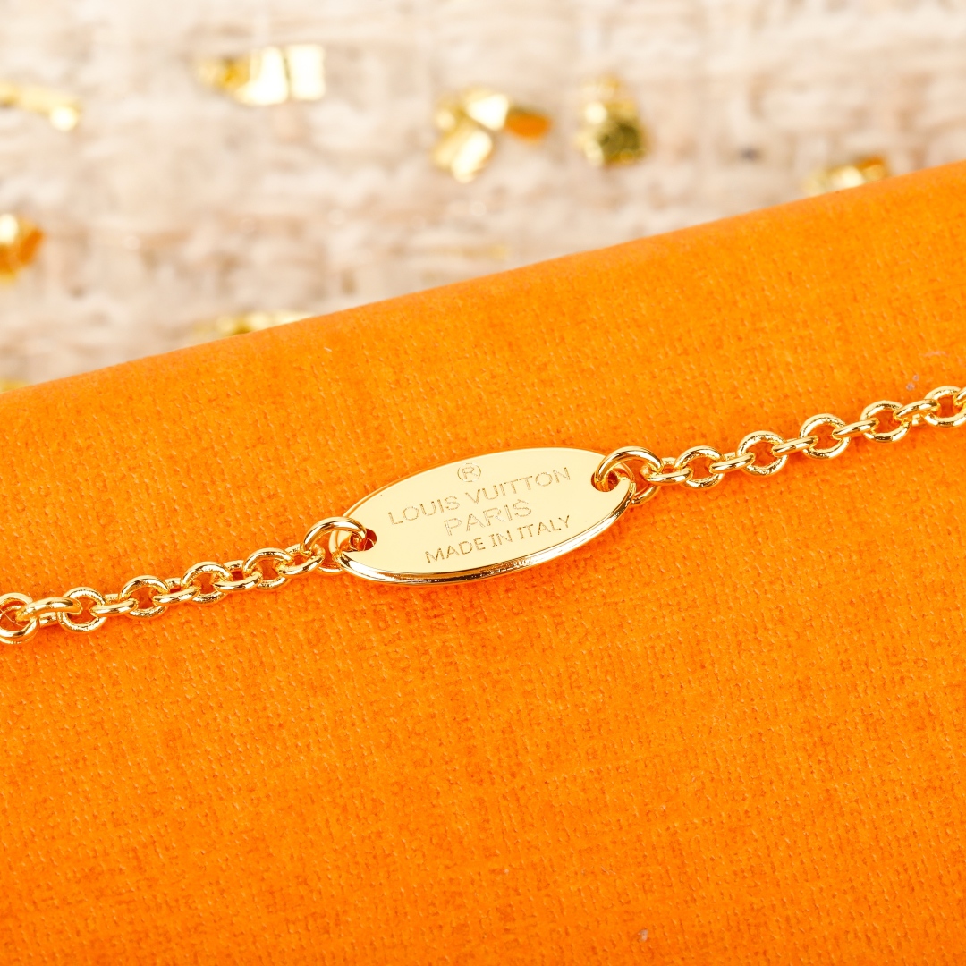LV necklace-84