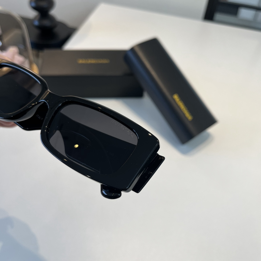 Balenciaga glasses-14
