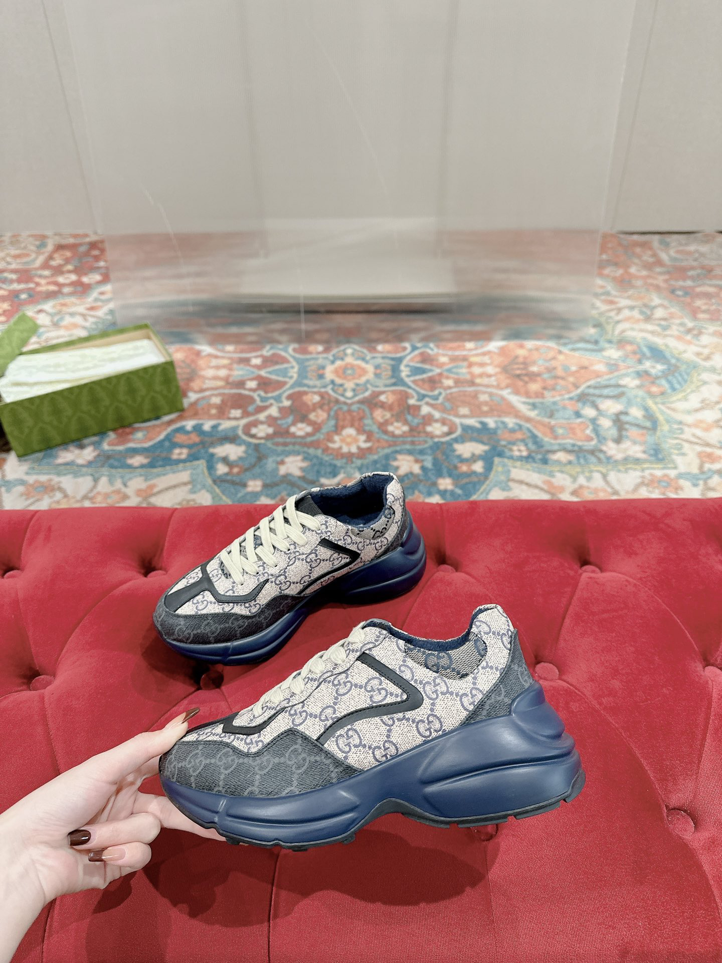 Gucci Sneakers-210