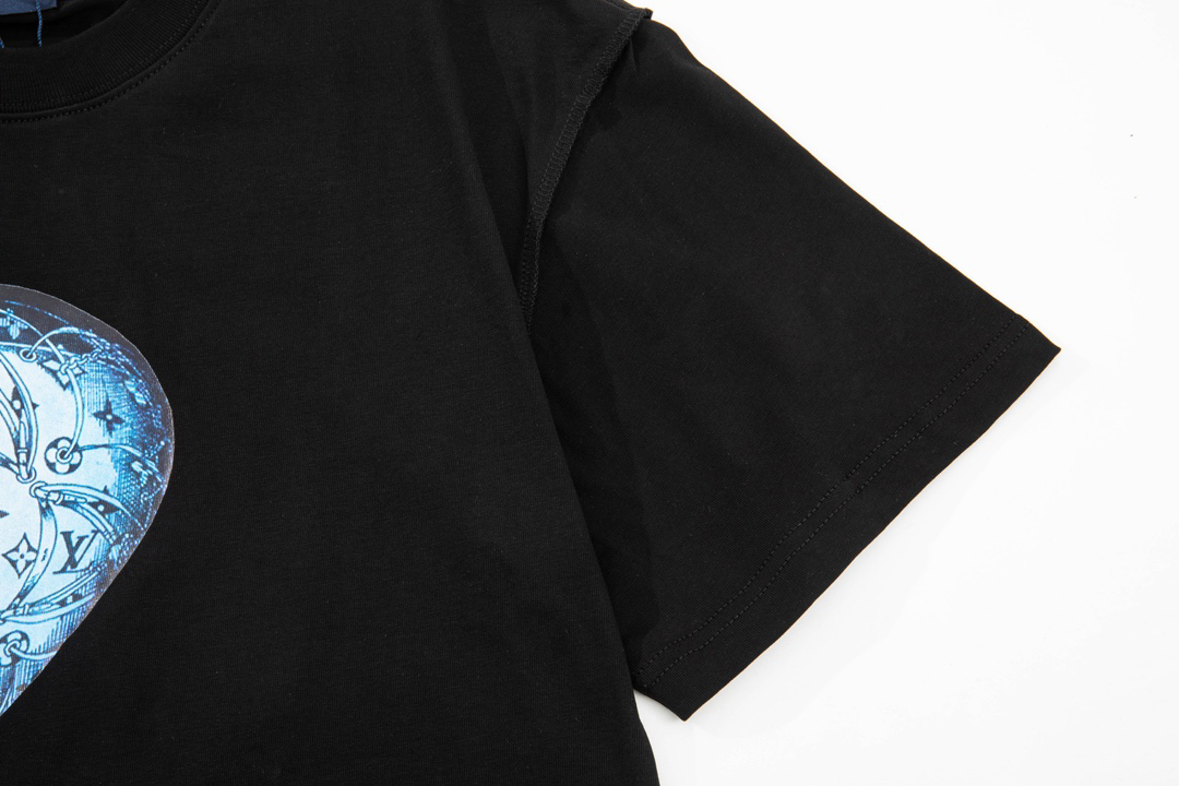 LV clothing-259