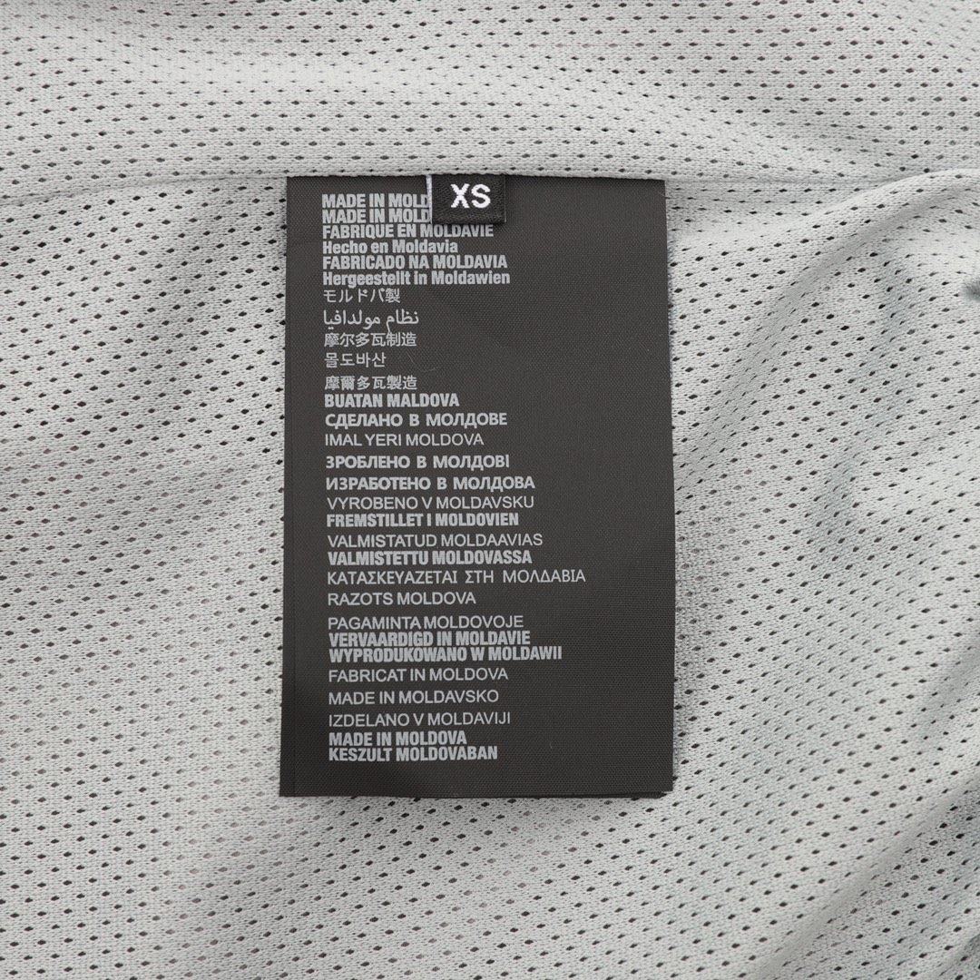 Prada Clothing-401