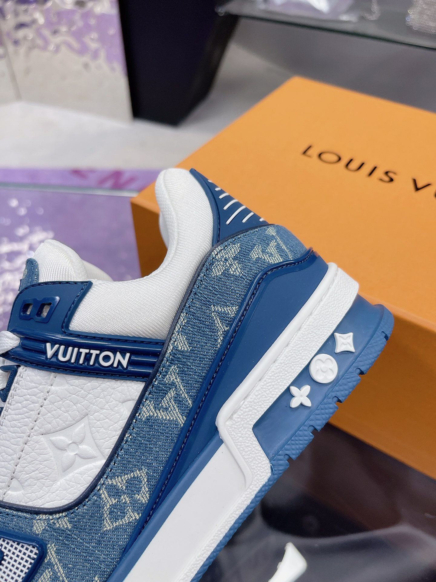 Lv Sneakers-243