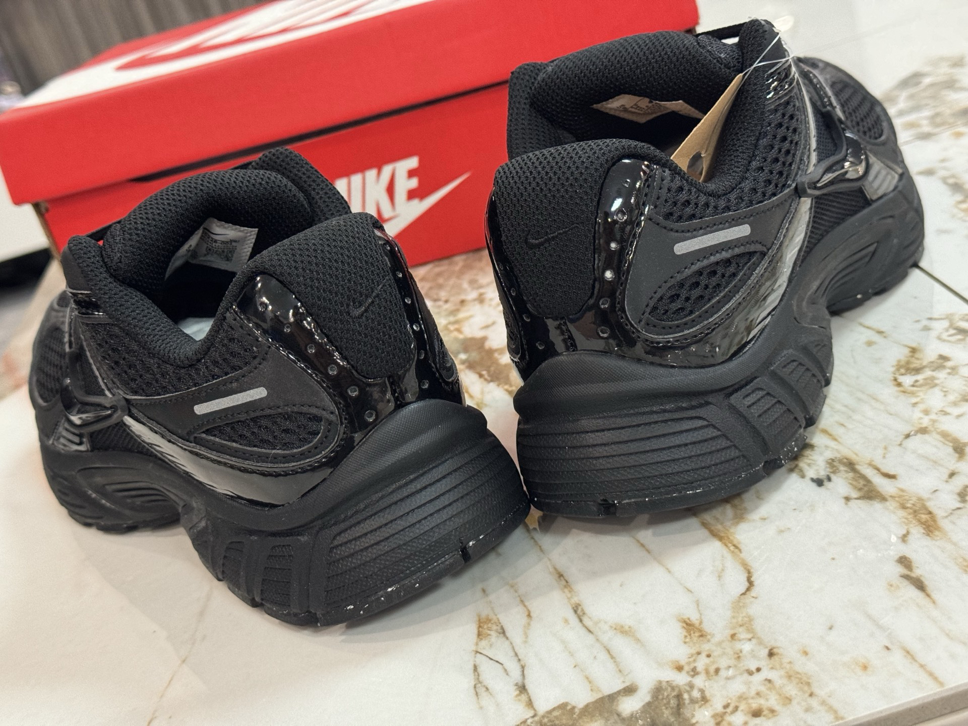 Nike Sneakers-252