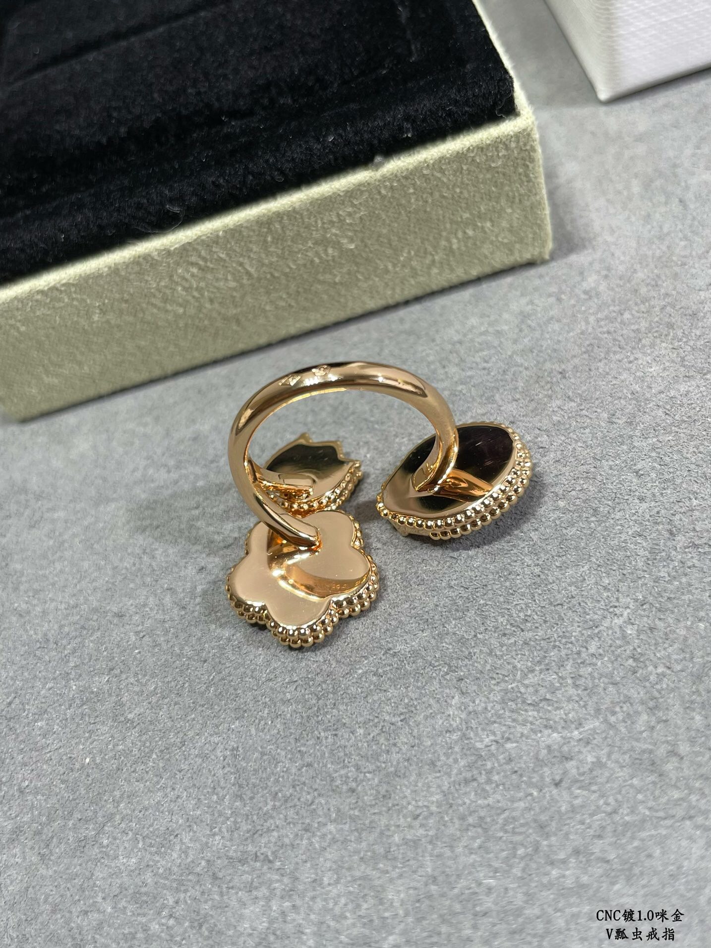 Van Cleef & Arpels ring-92
