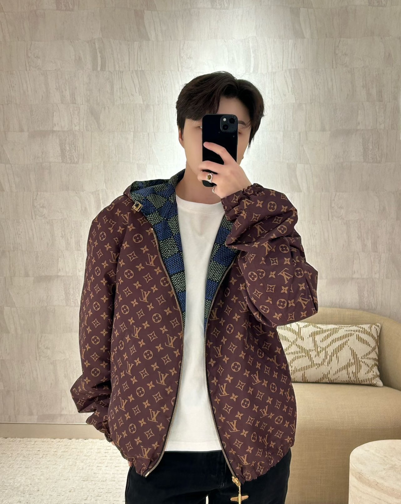 LV Clothing-325