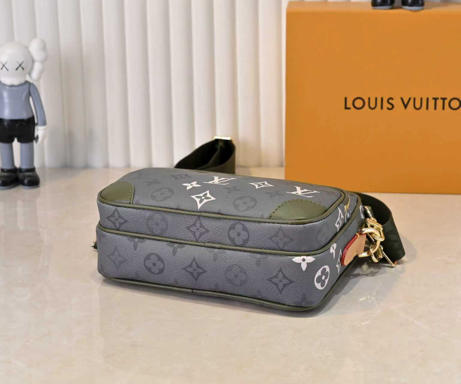 Louis Vuitton bag-135