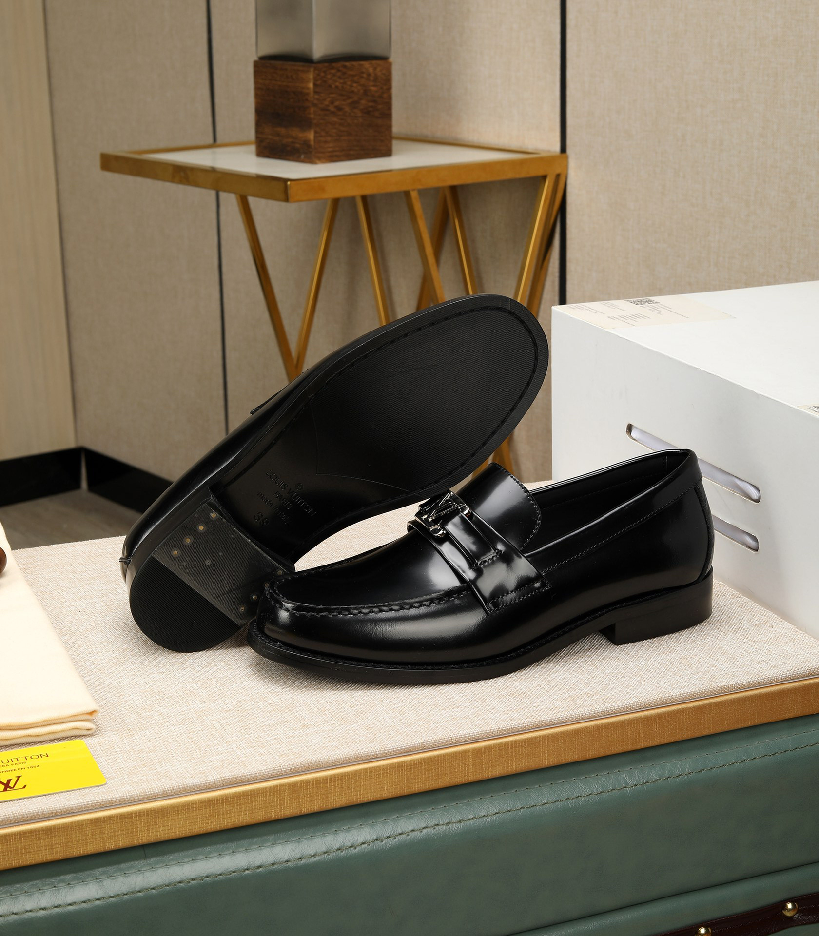 LV men's leather shoes-50