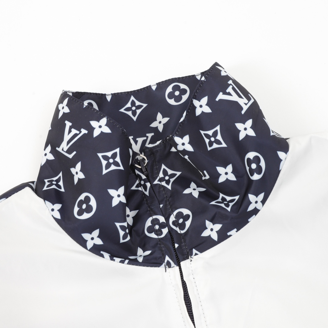 LV Clothing-332