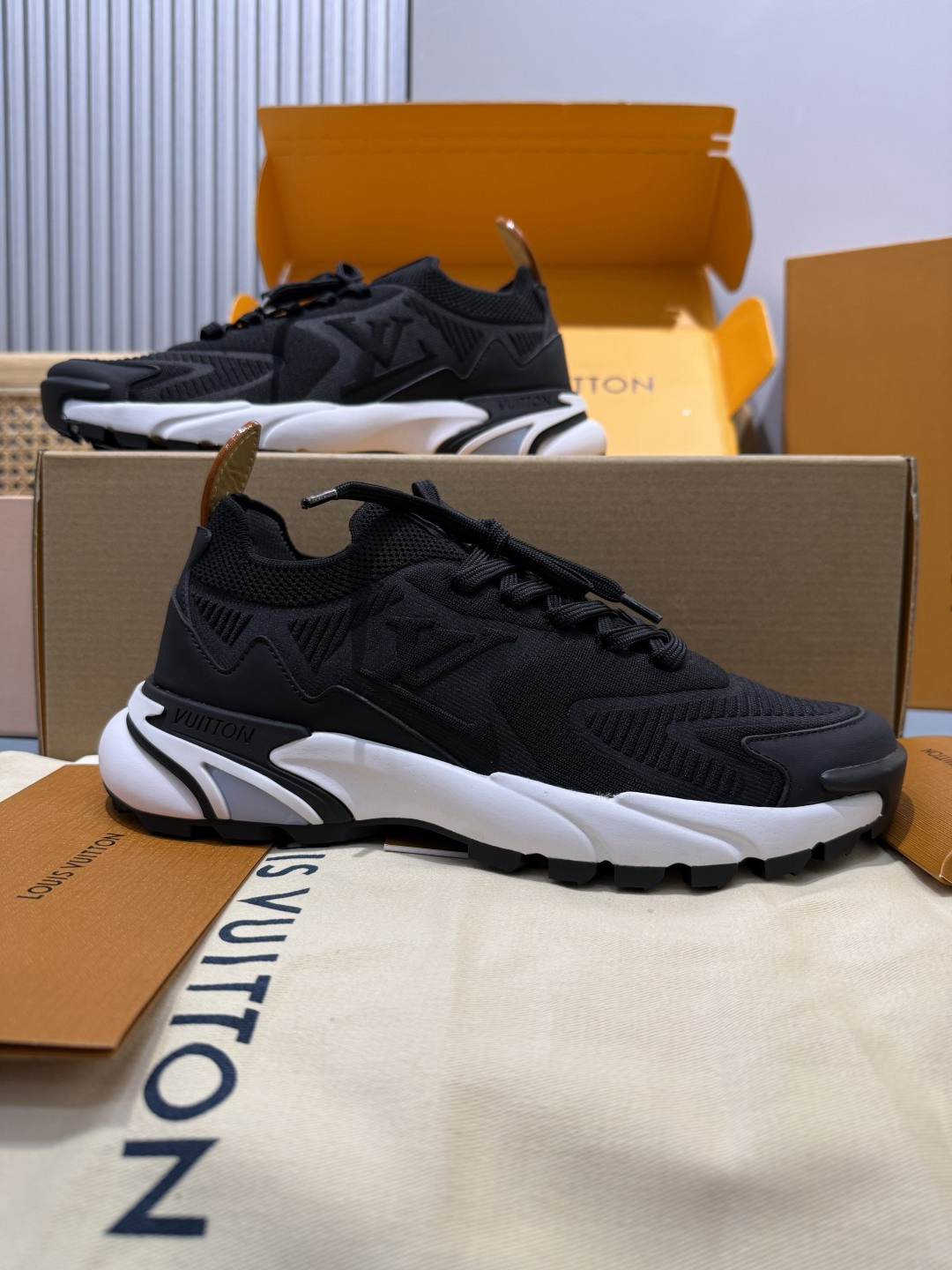 Lv Sneakers-175