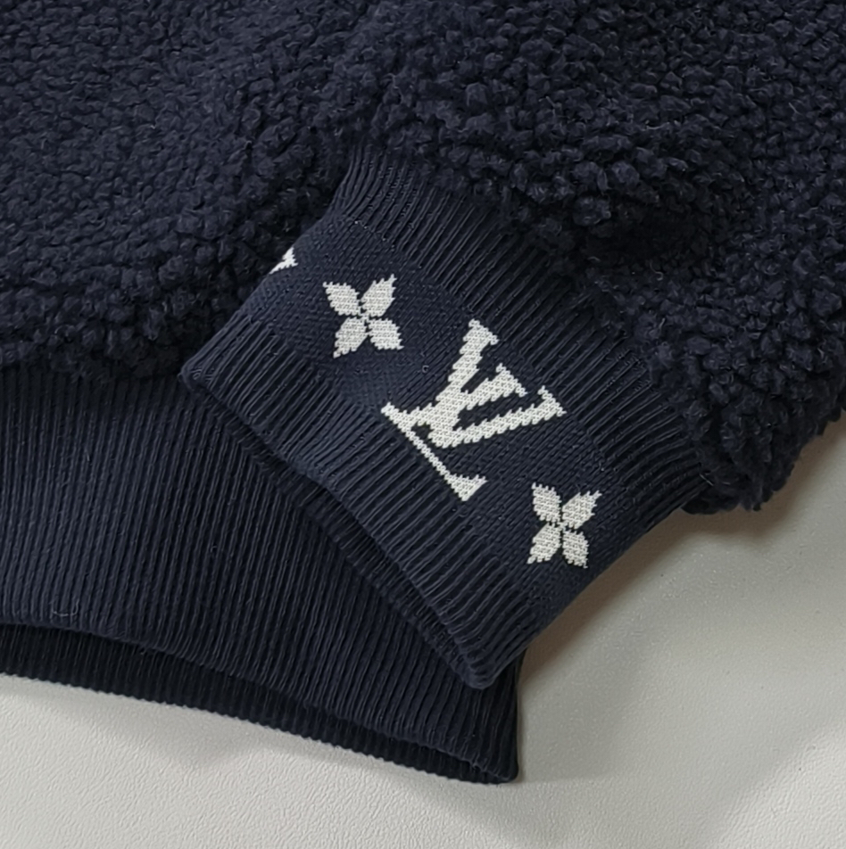 LV Clothing-353