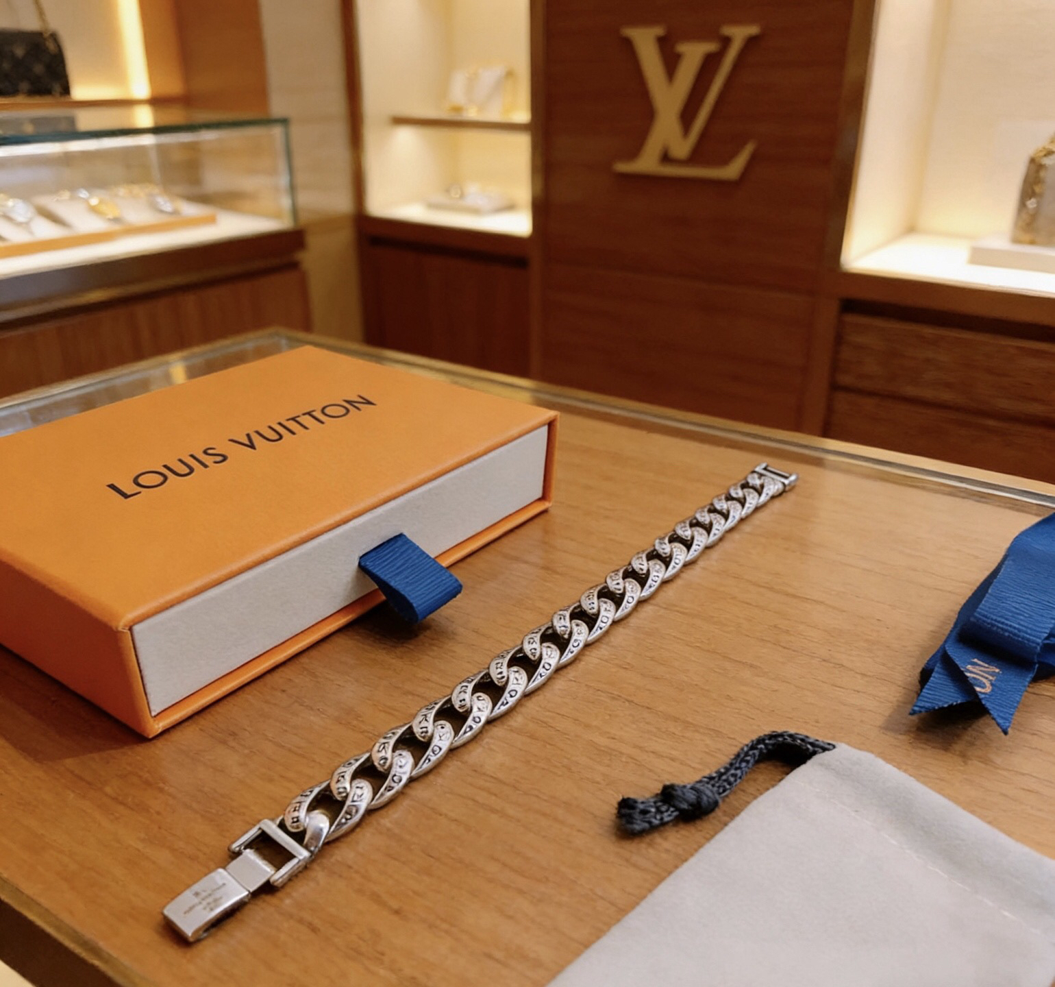 LV Bracelet-48