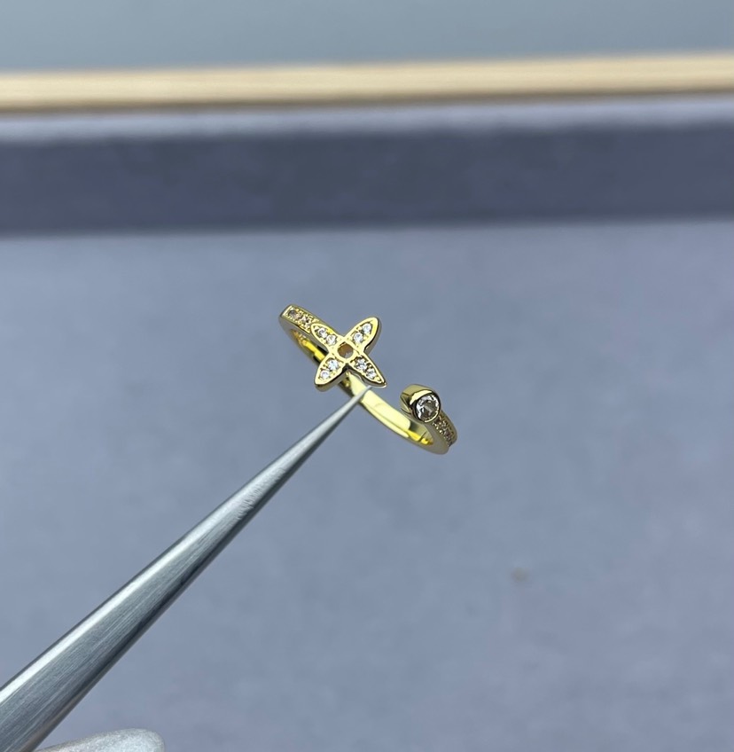 LV ring-48