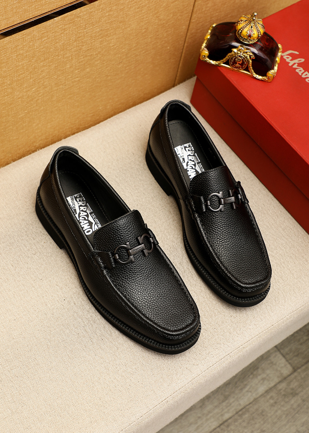 LV men's leather shoes-65