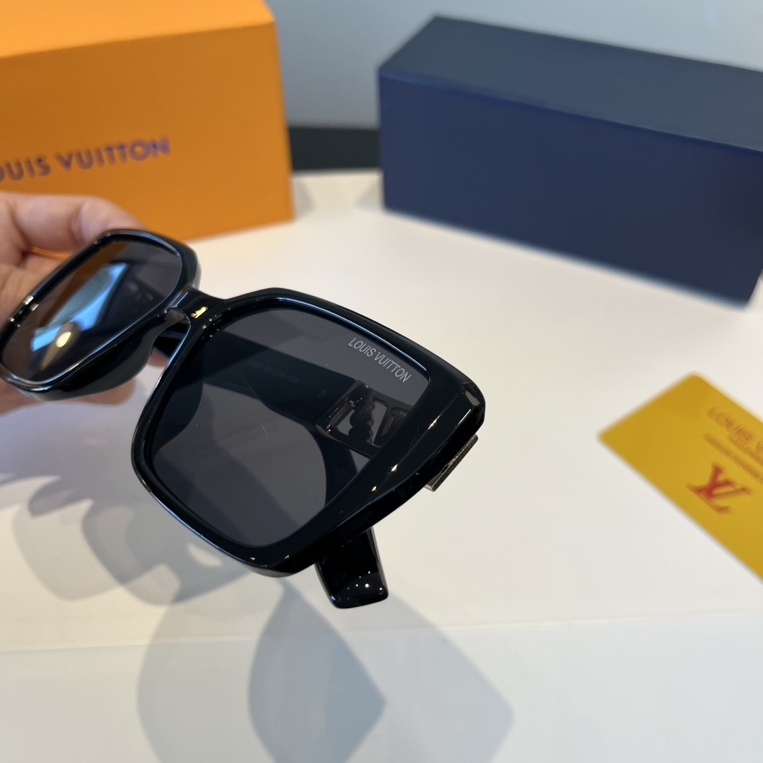 LV glasses-41