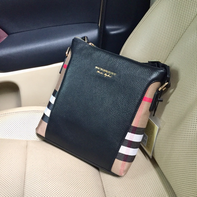 Burberry bag-131