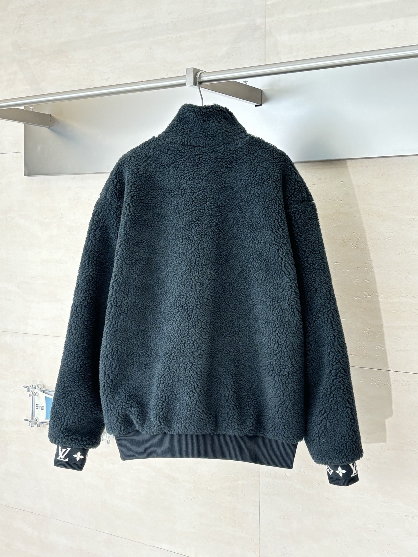 LV Clothing-295