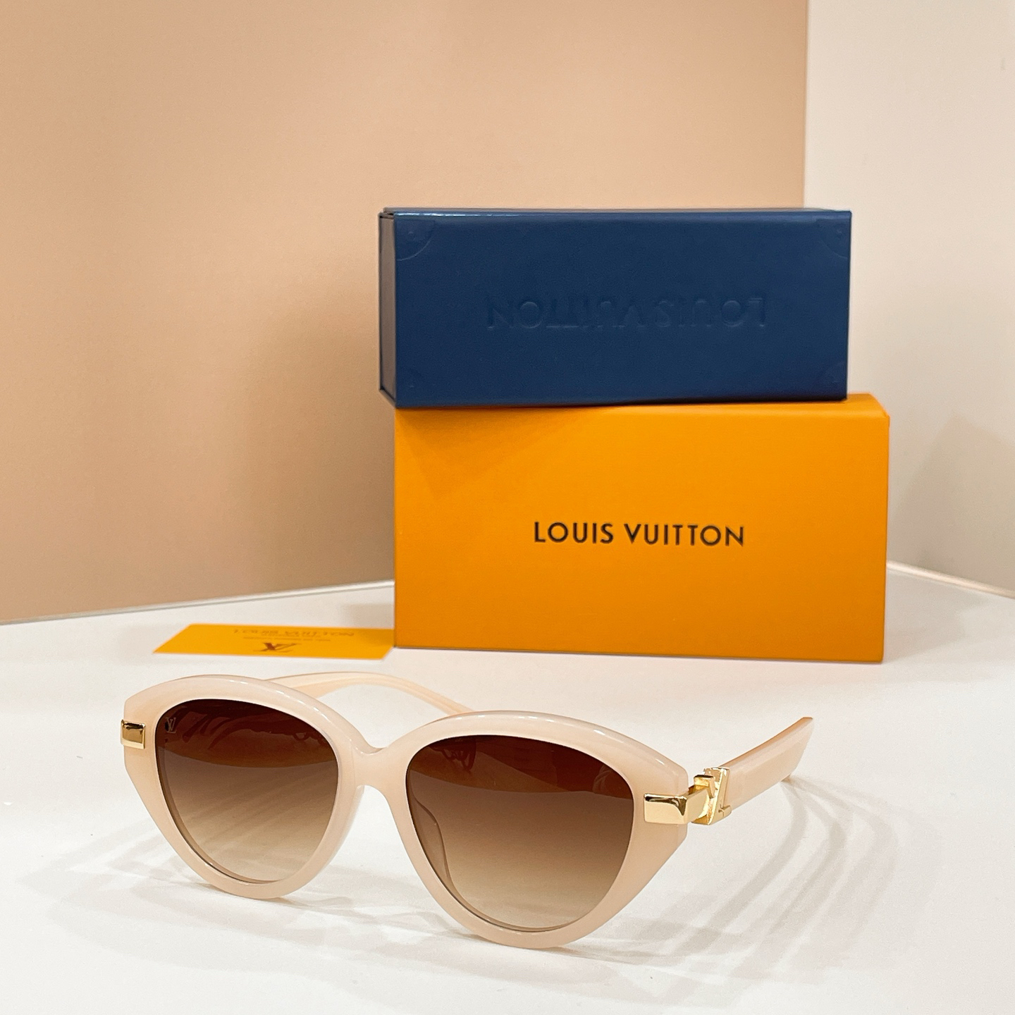 LV glasses-16